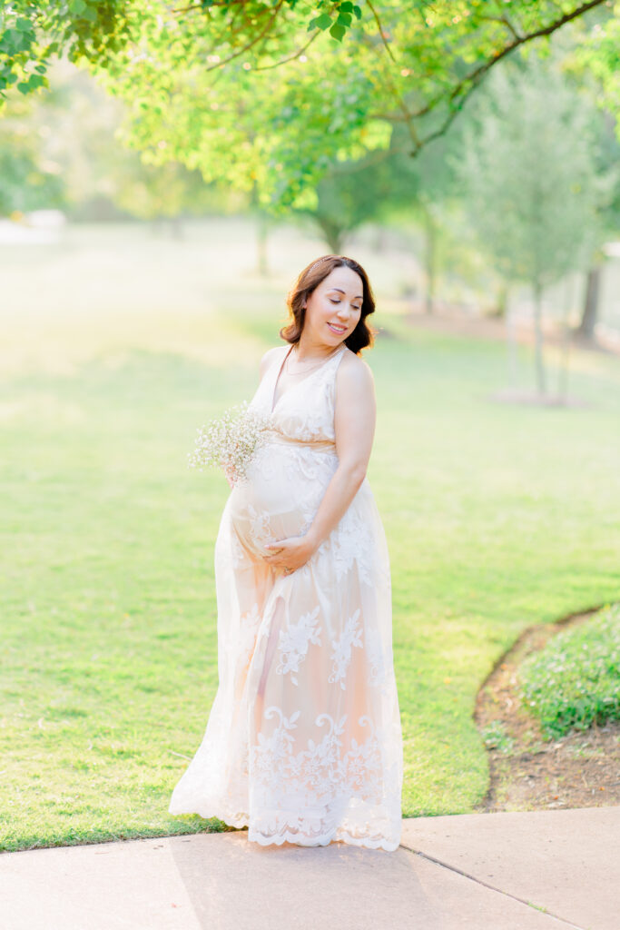  Couple maternity session in The Woodlands, Texas at Rob Fleming Park